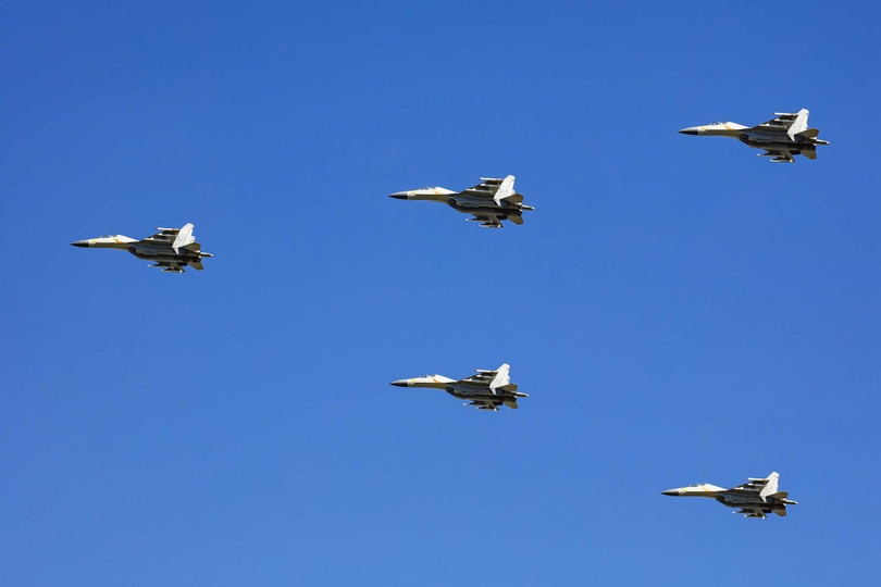 Máy bay chiến đấu J-16 của Trung Quốc được chế tạo theo mẫu SU-30 MKK của Nga (Ảnh: Đa Chiều). Máy bay chiến đấu J-16 của Trung Quốc được chế tạo theo mẫu SU-30 MKK của Nga (Ảnh: Đa Chiều).