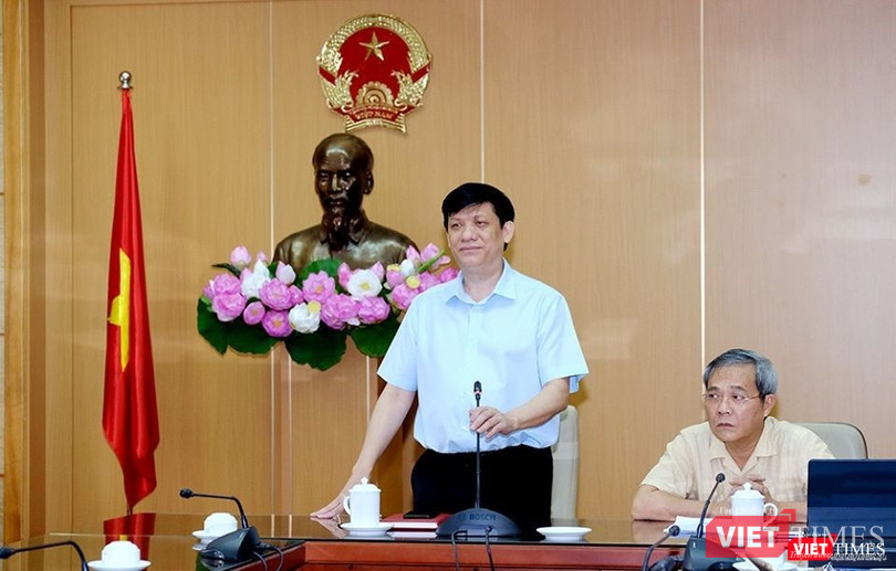 Quyền Bộ trưởng Bộ Y tế Nguyễn Thanh Long chủ trì cuộc họp trực tuyến với Giám đốc Sở Y tế 63 tỉnh, thành phố về mở rộng xét nghiệm COVID-19 tại tất cả các c ơ sở y tế