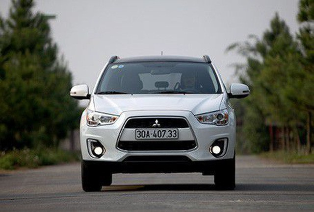 Hồi tháng 6/2019, mẫu Mitsubishi Outlander Sport 2015 cũng đã bị triệu hồi để sửa lỗi do chụp bụi ở cốt (trục) phanh tay ở kẹp phanh sau không phù hợp.