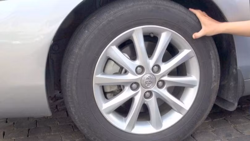 Nhiều người cho rằng, bơm lốp xe càng căng càng tốt hay bơm đến áp suất tối đa mà lốp có thể chịu được, điều này hoàn toàn là một quan niệm sai lầm Nhiều người cho rằng, bơm lốp xe càng căng càng tốt hay bơm đến áp suất tối đa mà lốp có thể chịu được, điều này hoàn toàn là một quan niệm sai lầm
