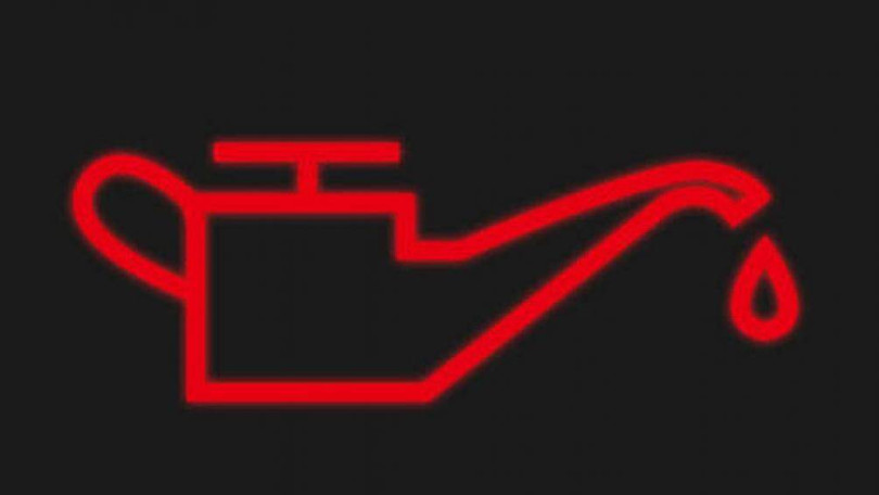 Một số người cứ thấy mức dầu phanh xuống thấp là lập tức bổ sung dầu cho đầy Một số người cứ thấy mức dầu phanh xuống thấp là lập tức bổ sung dầu cho đầy