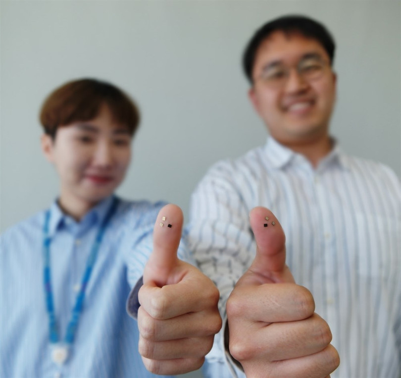 Chip bảo mật mới của Samsung có kích thước siêu nhỏ. Ảnh: Korea Times