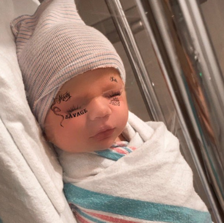 Musk cho biết X Æ A-12 là tên của cậu con trai. Ảnh: CNET Ảnh: CNET