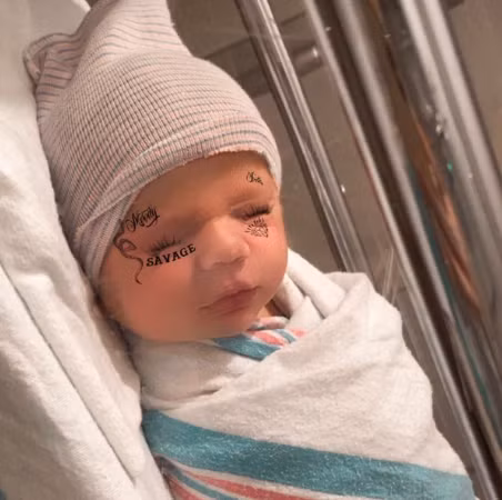 Musk cho biết X Æ A-12 là tên của cậu con trai. Ảnh: CNET Ảnh: CNET