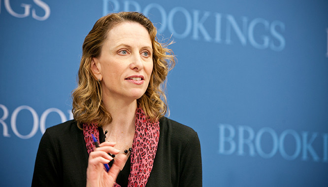 Giáo sư Karen Dynan (Đại học Harvard), nguyên Phụ tá Bộ trưởng đặc trách Chính sách Kinh tế của Bộ Tài chính Hoa Kỳ. Ảnh: Fulbright Việt Nam. Giáo sư Karen Dynan (Đại học Harvard), nguyên Phụ tá Bộ trưởng đặc trách Chính sách Kinh tế của Bộ Tài chính Hoa Kỳ. Ảnh: Fulbright Việt Nam.