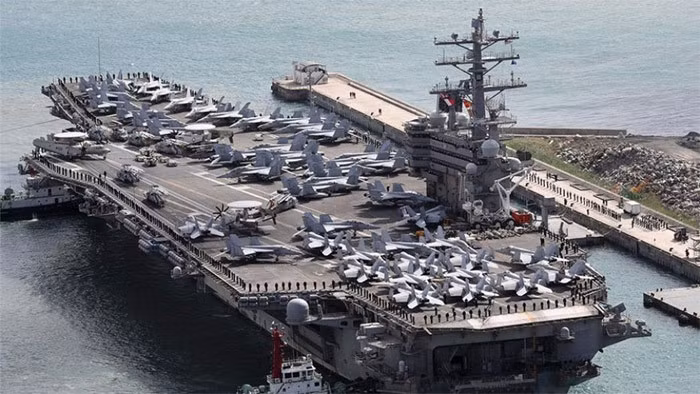 Mỹ điều tàu sân bay USS Ronald Reagan vào tuần tra tự do hàng hải tại Biển Đông (Ảnh: US Navy)