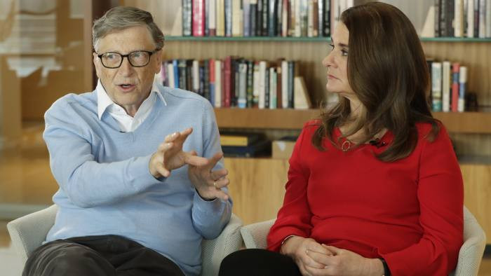 Tỉ phú Bill Gates và vợ, bà Melinda Gates đang điều hành một trong những quỹ thiện nguyện lớn nhất thế giới, bắt đầu từ khoản tiền 20 tỉ đô la của ông Gates. (Ảnh: Getty )