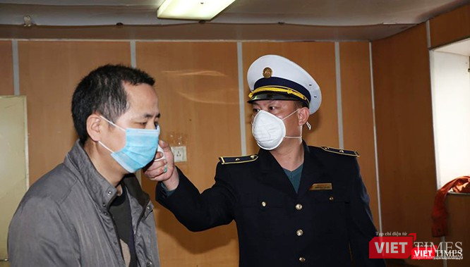 CDC Hà Tĩnh đã thực hiện việc triển khai các đội phản ứng nhanh kiểm soát các cửa khẩu từ ngày 21/1/2020. CDC Hà Tĩnh đã thực hiện việc triển khai các đội phản ứng nhanh kiểm soát các cửa khẩu từ ngày 21/1/2020.