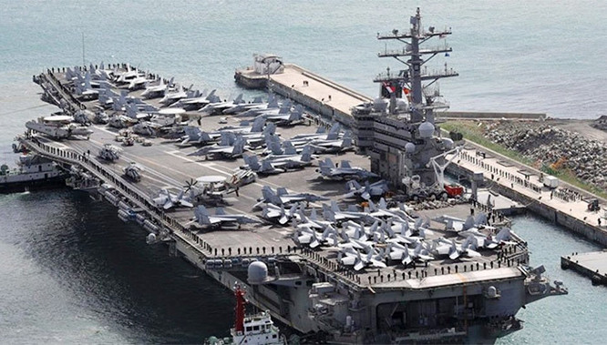 Chính quyền Trump đã liên tiếp thể hiện nhiều động thái cứng rắn với Trung Quốc, điều tàu chiến tới Biển Đông (Ảnh: US Navy) Chính quyền Trump đã liên tiếp thể hiện nhiều động thái cứng rắn với Trung Quốc, điều tàu chiến tới Biển Đông (Ảnh: US Navy)