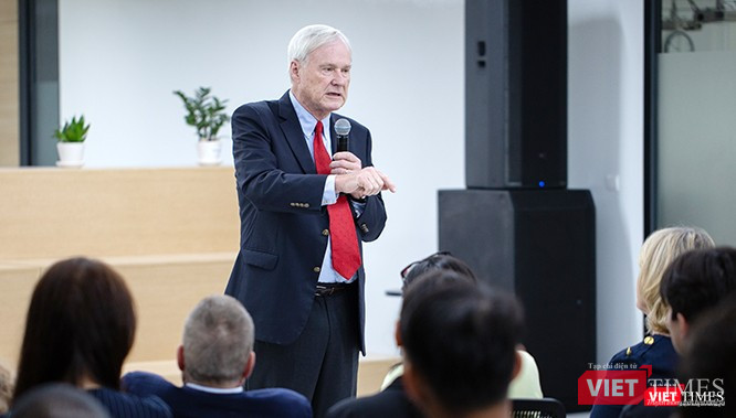 Nhà báo kỳ cựu của Mỹ cho hay, trong hơn 20 năm làm nghề, ông đã chứng kiến nhiều thay đổi về sức mạnh của các hình thức truyền thông. Ảnh: Nguyễn Luân.