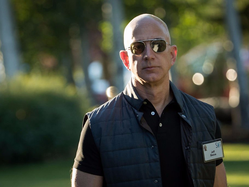 Jeff Bezos từng là một học sinh giỏi và có ước mơ trở thành nhà vật lý lý thuyết xuất sắc. Ảnh: Getty Jeff Bezos từng là một học sinh giỏi và có ước mơ trở thành nhà vật lý lý thuyết xuất sắc. Ảnh: Getty