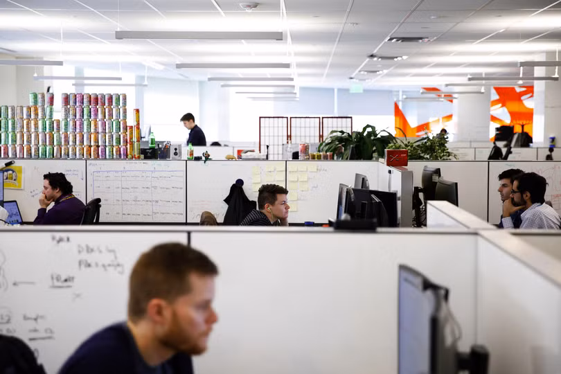 Bên trong một văn phòng của Amazon. Số nhân viên của Amazon hiện lên đến 850,000 người.