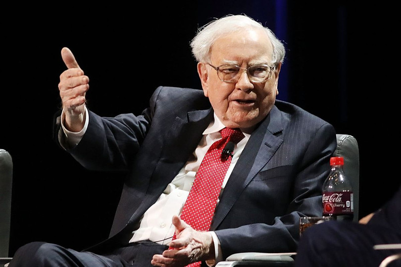 Huyền thoại đầu tư Warren Buffett thích đọc các báo cáo thường niên của các công ty như người bình thường đọc tiểu thuyết. Ảnh: AP