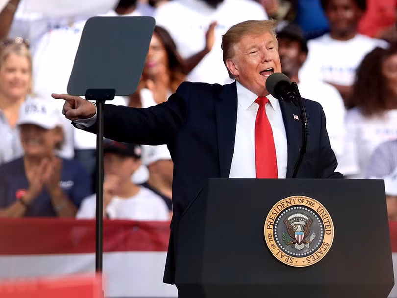 Donald Trump nói, ông có thể sẽ điện đàm với Tập Cận Bình, nhưng cũng cho biết các quan chức Mỹ đã bắt đầu làm thủ tục để gia tăng mức thuế trừng phạt đối với 200 tỷ USD hàng hóa Trung Quốc