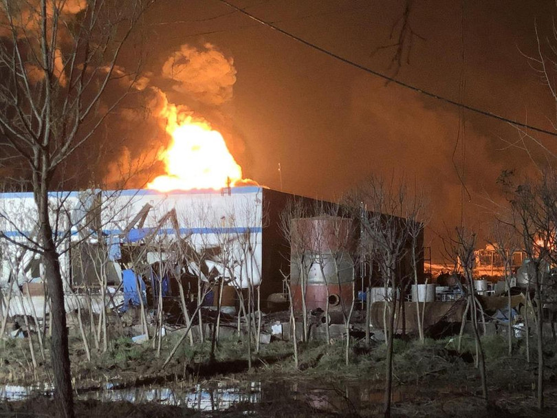 Đám cháy suốt chiều và đêm 21.3 Đám cháy suốt chiều và đêm 21.3