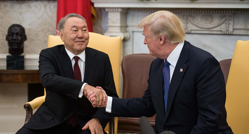 Dưới thời Tổng thống Nazarbayev , Kazakhstan có mối quan hệ thân thiện với cả Mỹ, Nga và Trung Quốc. Ảnh: Ông Nazarbayev và Tổng thống Mỹ Donald Trump