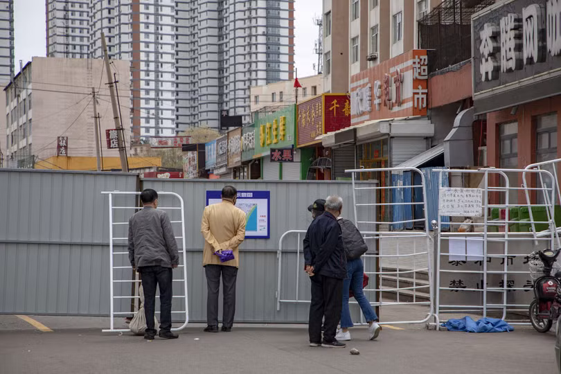 Một khu dân cư ở Cát Lâm bị phong tỏa (Ảnh: Tân Hoa xã).