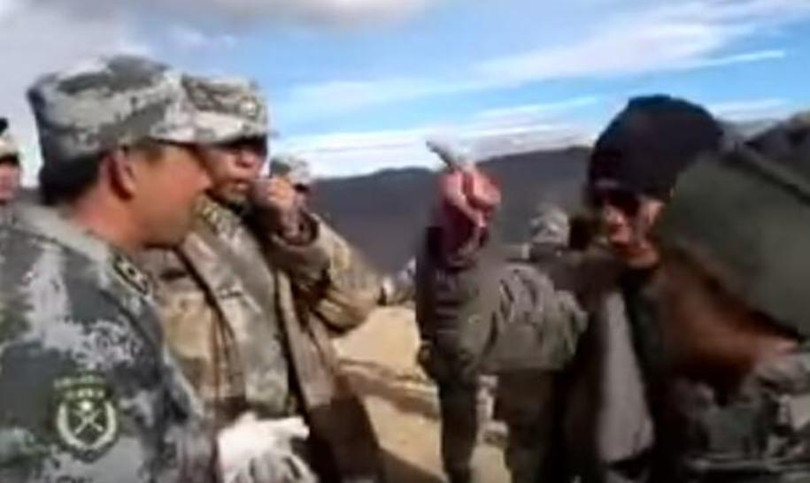 Những vụ đấu khẩu giữa lính hai bên xảy ra khá thường xuyên trên biên giới (Ảnh: Đa Chiều).