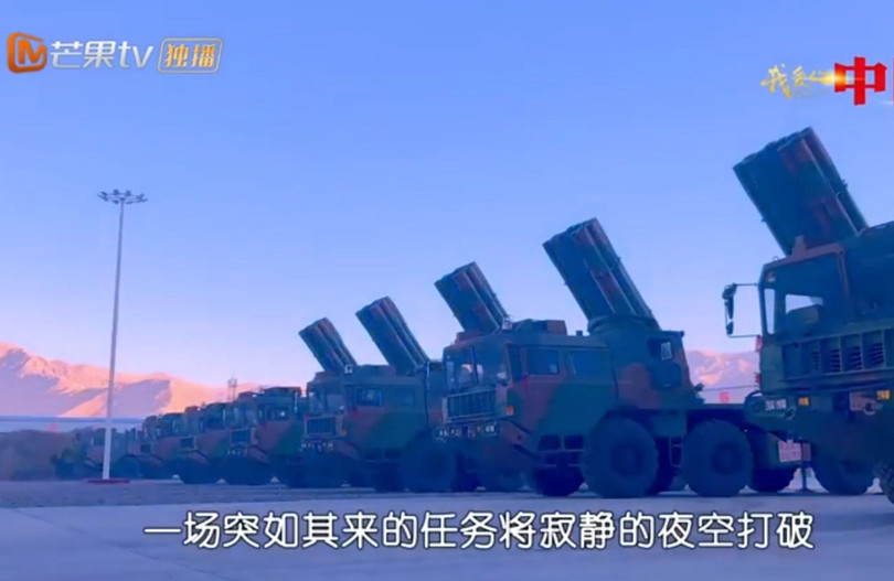 Pháo phản lực tầm xa, cỡ nòng lớn được Trung Quốc đưa ra biên giới Trung - Ấn (Ảnh: Đa Chiêu).