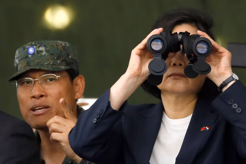 Phía Đài Loan hàng năm đều tổ chức các cuộc diễn tập phòng thủ đảo với sự có mặt của bà Thái Anh Văn tới quan sát (Ảnh: Reuters).