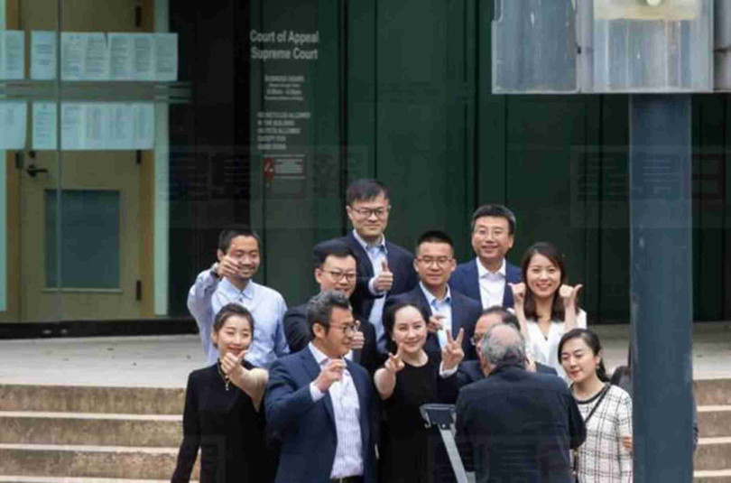 Hôm 24/4, tại phiên tòa ở Vancouver, bà Mạnh Vãn Chu và đội ngũ tư vấn pháp lý rất lạc quan, tin tưởng sẽ được trả tự do tại phiên tòa phán quyết ngày 27/5 (Ảnh: Đa Chiều). Hôm 24/4, tại phiên tòa ở Vancouver, bà Mạnh Vãn Chu và đội ngũ tư vấn pháp lý rất lạc quan, tin tưởng sẽ được trả tự do tại phiên tòa phán quyết ngày 27/5 (Ảnh: Đa Chiều).