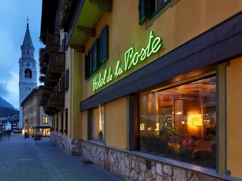 Khách sạn 4 sao Hotel De La Poste kiện Ủy ban Y tế và Sức khỏe quốc gia Trung Quốc đòi bồi thường (Ảnh: JFDaily). Khách sạn 4 sao Hotel De La Poste kiện Ủy ban Y tế và Sức khỏe quốc gia Trung Quốc đòi bồi thường (Ảnh: JFDaily).