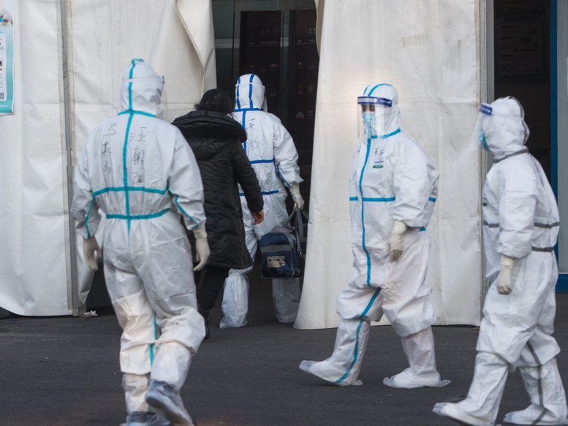 Do xuất hiện tình hình dịch bệnh bật lại nên Hắc Long Giang rất chú trọng các biện pháp phòng hộ (Ảnh: Tân Hoa xã).