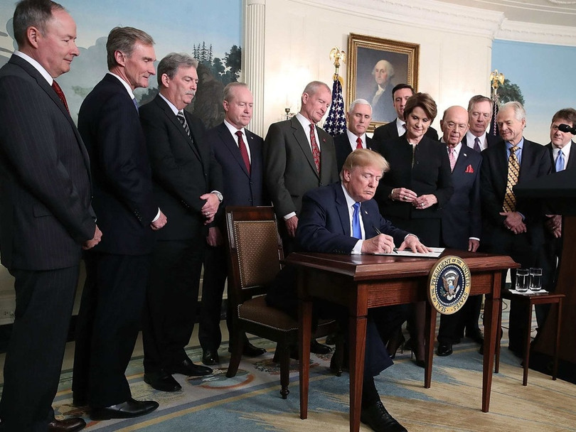 Ngoài ông Peter Navarro, ông Donald Trump còn tập hợp quanh mình đội ngũ gồm nhiều người chủ trương cứng rắn với Trung Quốc