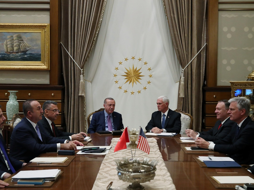 Hai bên đàm phán suốt 4 giờ rưỡi để đạt tới một thỏa thuận ngừng bắn