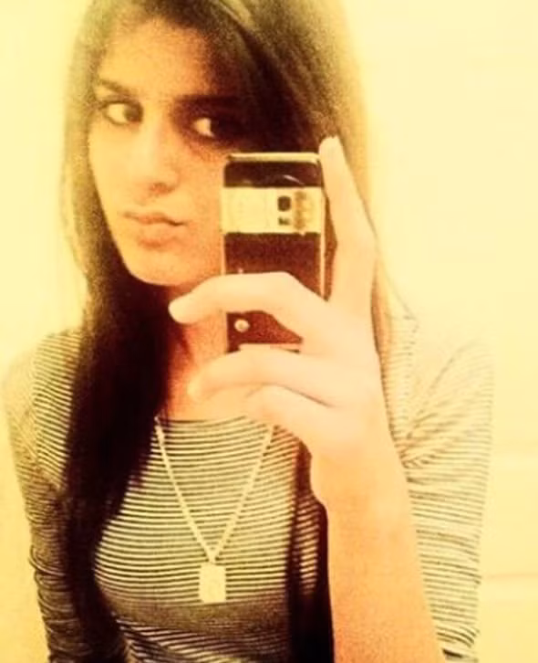 “Matchmaker” Tuba Gondar khi còn là sinh viên trước khi bỏ sang Syria theo IS