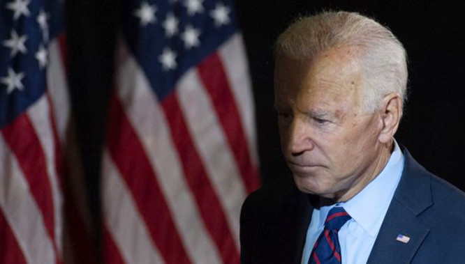 Cựu Phó Tổng thống Joe Biden, ứng viên hàng đầu tranh cử Tổng thống 2020 của Đảng Dân chủ. Trump bị cáo buộc gây sức ép buộc Ukraine mở cuộc điều tra tham nhũng nhắm vào ông Biden và con trai.
