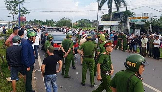 Vụ việc khiến giao thông ách tắc.