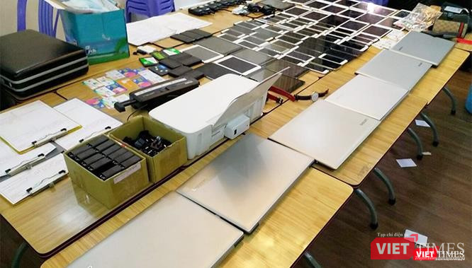 Thiết bị công nghệ cao bị thu giữ. Thiết bị công nghệ cao bị thu giữ.