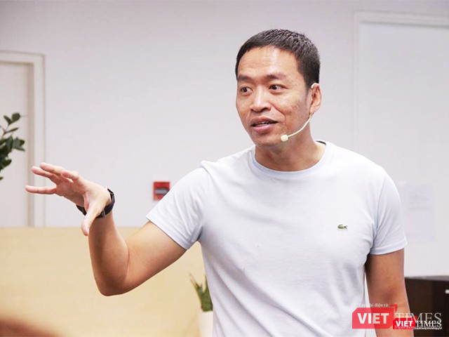 “Khi chúng ta làm một điều gì mới mẻ, thứ khiến mình sợ hãi nhất là thất bại", Lê Hồng Minh chia sẻ.