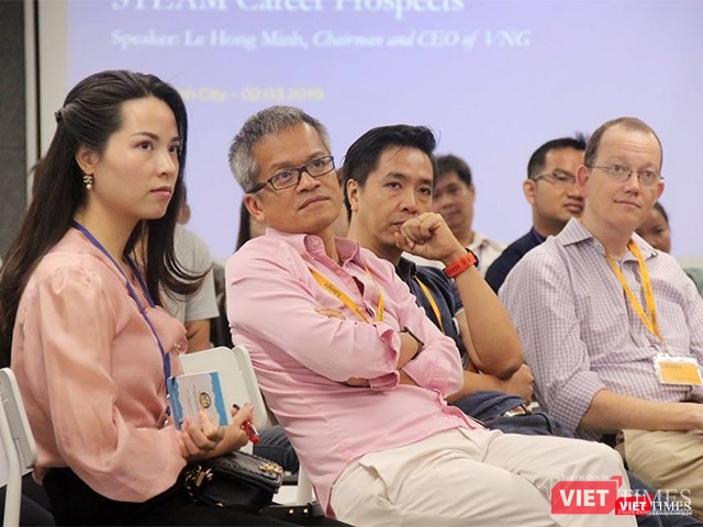 "Làm start-up không hào nhoáng lung linh như nhiều bạn trẻ bây giờ nghĩ, mà sẽ có vô vàn những thời điểm khó khăn".