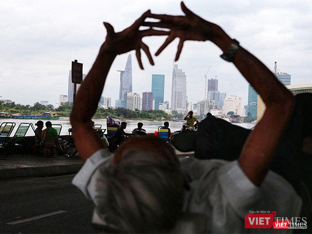 Khu đô thị mới Thủ Thiêm, tọa lạc tại Q.2, TP.HCM từng được mong sẽ thành một "một khu đô thị mới hiện đại, là trung tâm thương mại, tài chính và dịch vụ”, là như phố Đông Thượng Hải. Ảnh: Mai Kỳ, chụp 2015.