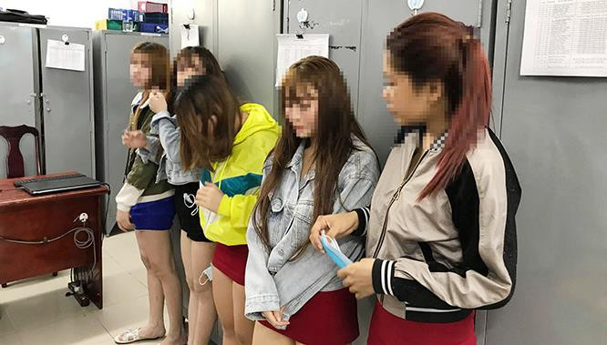 Với "gói" dịch vụ 4 nhân viên có giá 13 triệu đồng.