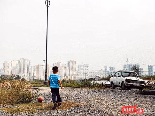 Một công trình quy mô lớn với trên 15.000 hồ sơ di dời, đã để lại những hệ lụy qua nhiều thế hệ. Ảnh: Mai Kỳ.