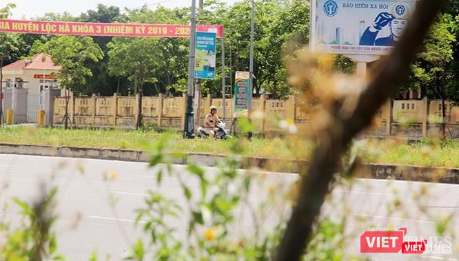 Những người phải tuyêt đối chấp hành luật giao thông đường bộ khi khoác lên bộ cảnh phục này khi ra đường thì ứng xử với luật pháp theo cách của mình.