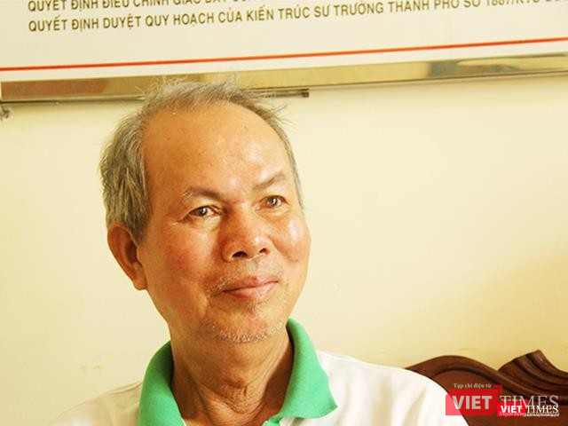 Người lính già Phạm Công Khoa đã bỏ lại 61% sức khỏe trên chiến trường vì đất nước. Ông khẳng định gia đình ông luôn xác định "là thương binh, tàn nhưng không phế" khi tìm về Quận 2 định cư, nay phải lưu lạc lên tận Dĩ An (Bình Dương). Ảnh: GVT.