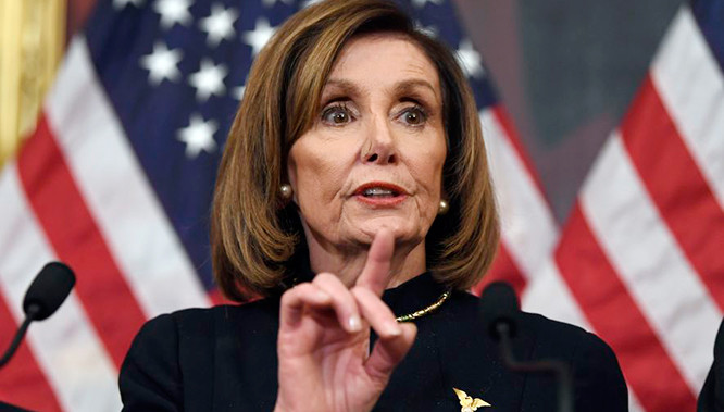 Bà Nancy Pelosi, Chủ tịch Hạ viện Mỹ, người lãnh đạo phong trào luận tội. Bà Nancy Pelosi, Chủ tịch Hạ viện Mỹ, người lãnh đạo phong trào luận tội.