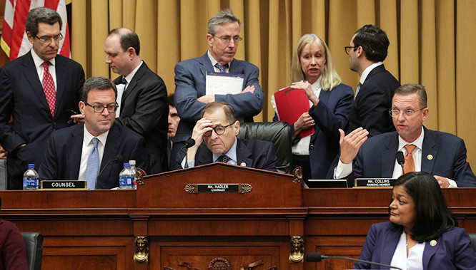 Phe Dân chủ lắng nghe điều trần luận tội.