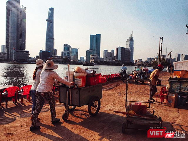 Thủ Thiêm, từng được mơ ước là phố Đông sông Sài Gòn, đối diện Q.1, hình thành một trung tâm thương mại, tài chính... Ảnh: Mai Kỳ.