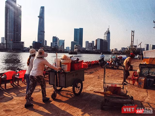 Thủ Thiêm, từng được mơ ước là phố Đông sông Sài Gòn, đối diện Q.1, hình thành một trung tâm thương mại, tài chính... Ảnh: Mai Kỳ.