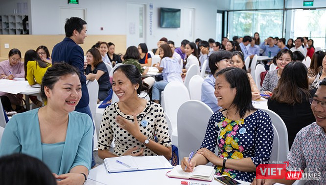 TS. Nguyễn Chí Hiếu tại lớp học ở TP. HCM sáng Chủ nhật 1/12/2019. Ảnh: Luân Nguyễn. TS. Nguyễn Chí Hiếu tại lớp học ở TP. HCM sáng Chủ nhật 1/12/2019. Ảnh: Luân Nguyễn.