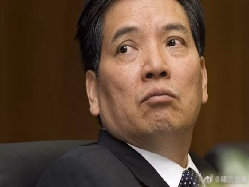 Ông Tần Quang Vinh, nguyên Ủy viên Trung ương, cựu Bí thư tỉnh ủy Vân Nam là quan chức cấp bộ, tỉnh đầu tiên ra đầu thú trong năm 2019.