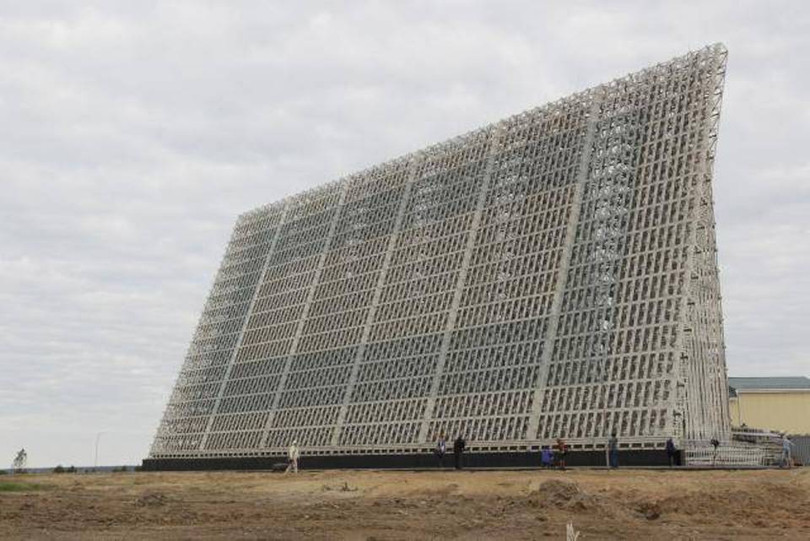 Nga đang giúp Trung Quốc xây dựng hệ thống cảnh báo sớm về các cuộc tấn công bằng tên lửa. Nga đang giúp Trung Quốc xây dựng hệ thống cảnh báo sớm về các cuộc tấn công bằng tên lửa.