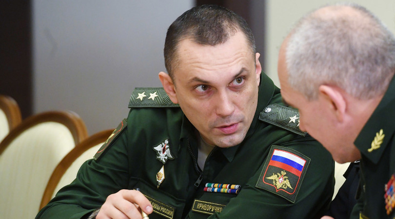 Thứ trưởng Bộ Quốc phòng Nga Alexei Krivoruchko (bên trái) thông báo hệ thống S-500 sẽ được thử nghiệm vào năm tới và bàn giao đến triển khai vào năm 2025.