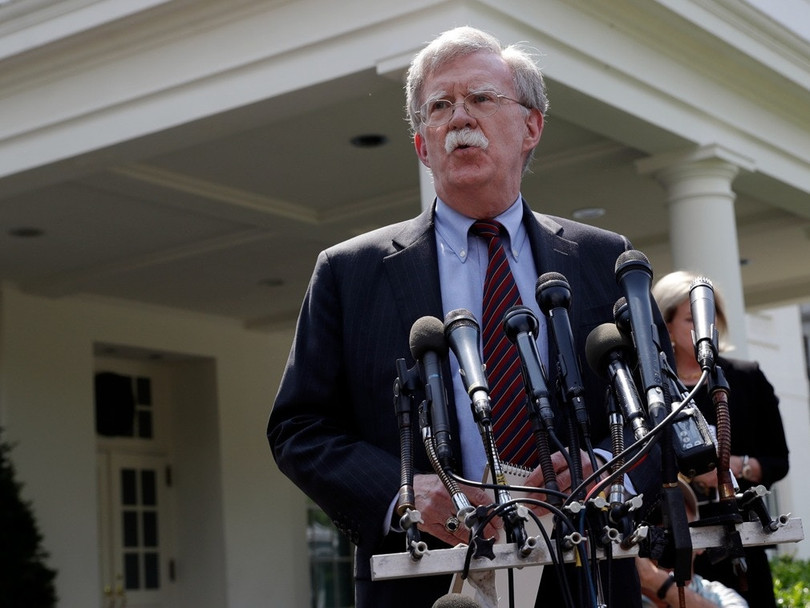 Cựu Cố vấn An ninh Quốc gia Mỹ John Bolton đã trực tiếp tới Ukraine ngăn cản vụ giao dịch này nhưng không thành công. Cựu Cố vấn An ninh Quốc gia Mỹ John Bolton đã trực tiếp tới Ukraine ngăn cản vụ giao dịch này nhưng không thành công.