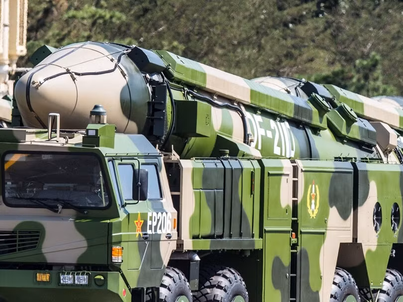 Tên lửa đạn đạo chống hạm Dongfeng-21D - "Sát thủ tàu sân bay" .